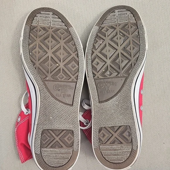 Converse High-Top Red Size 8.5 Womens - Picture 6 of 8